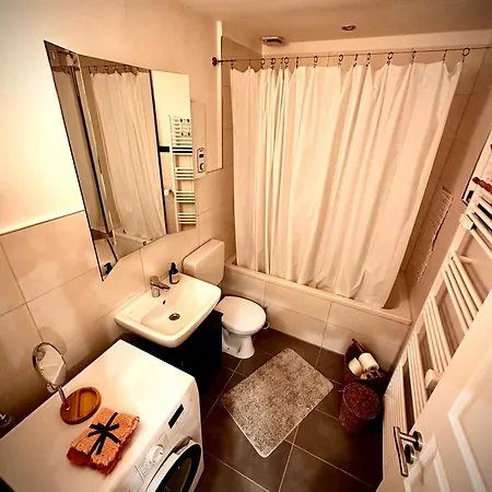 Gemuetliche In Mit Eigenem Garten Апартаменты *