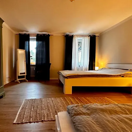 Gemuetliche In Mit Eigenem Garten *