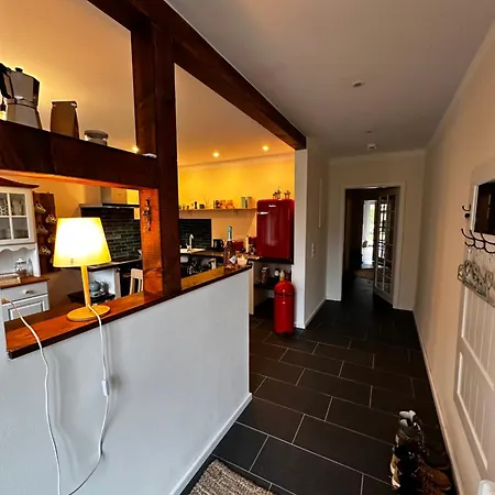 Gemuetliche In Mit Eigenem Garten Апартаменты