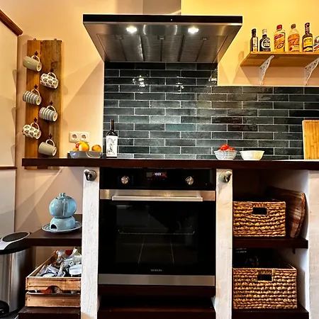 Gemuetliche In Mit Eigenem Garten Апартаменты *