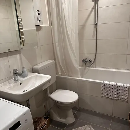 Gemuetliche In Mit Eigenem Garten * Ильцен