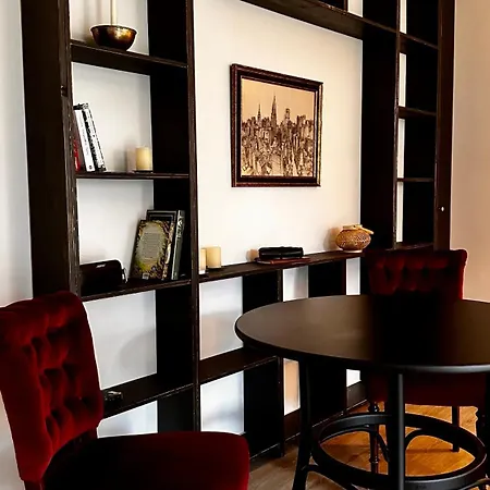 Gemuetliche In Mit Eigenem Garten *