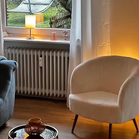 Apartment Gemuetliche In Mit Eigenem Garten *