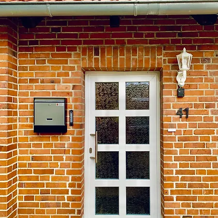 Gemuetliche In Mit Eigenem Garten Апартаменты *